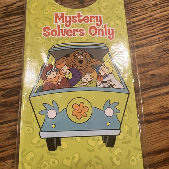 Scooby Doo Door Hangers TWO SIDED PACK OF 4 - RARE - Brand New Unopened! - Picture 4 of 7